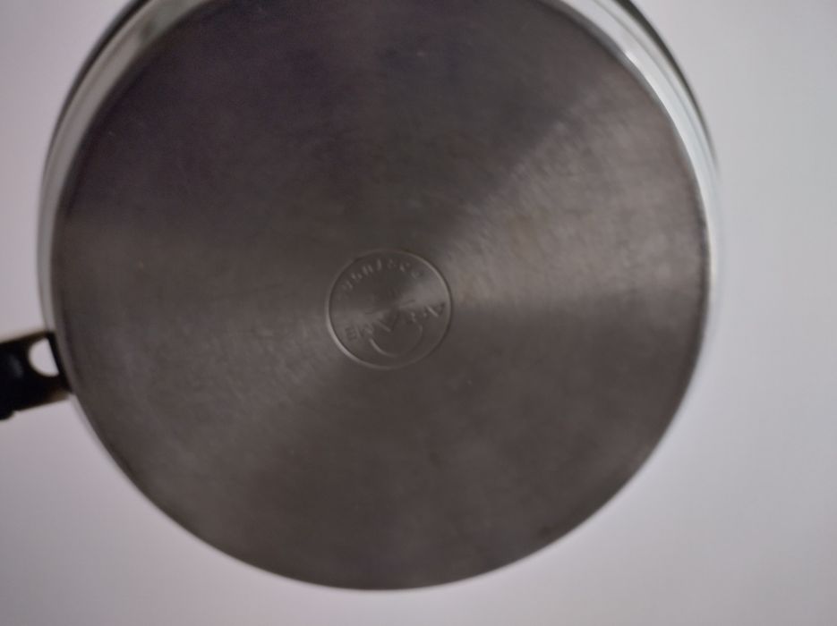 Frigideira aço inoxidável Artame fundo de relevo pouco usada