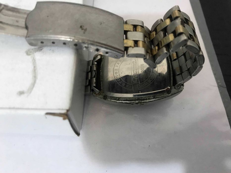 Годинник наручний Супутник престиж із СРСР