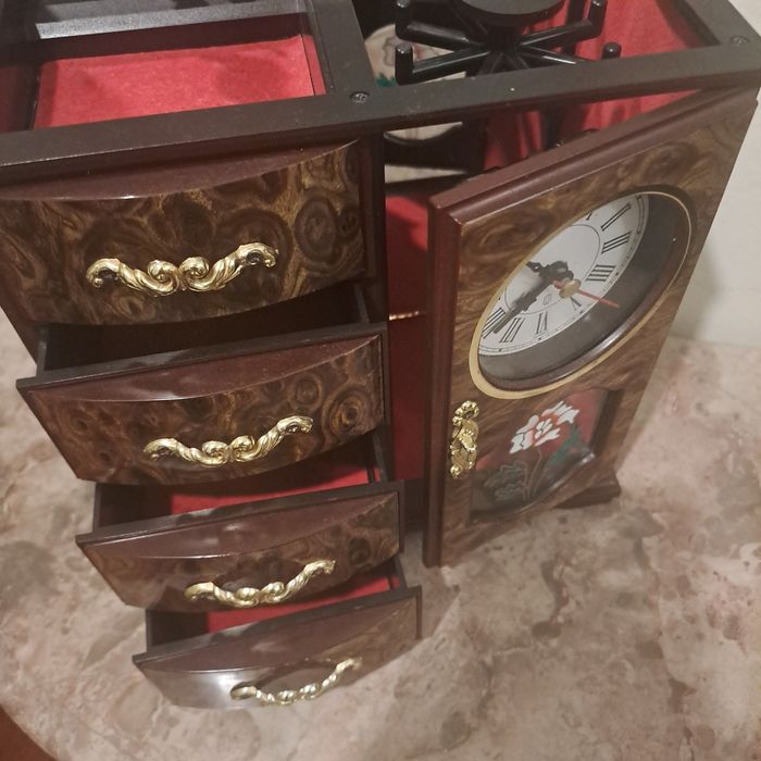 GUARDA JÓIAS  relógio com música