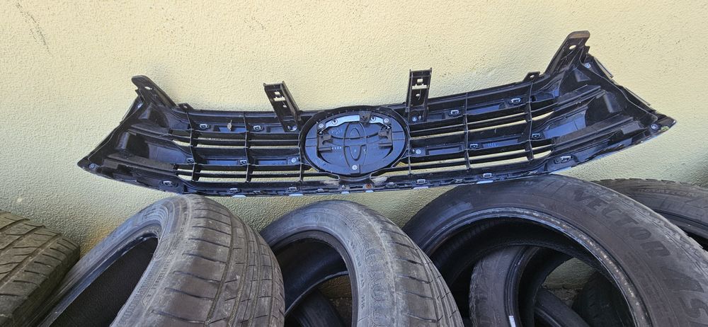 Grela frontal toyota hilux