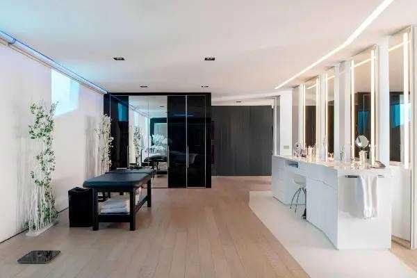 Від власника! Продаж вілли на березі моря поруч Барселона. Золота Віза