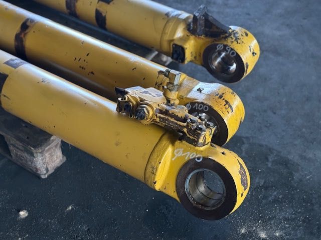 KOMATSU PC 350 siłownik hydrauliczny 3 szt komplet