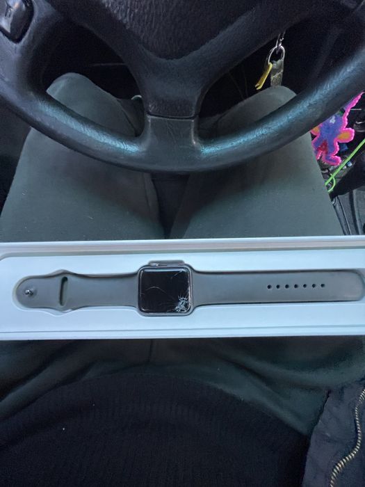 Продам apple watch series 3 42mm