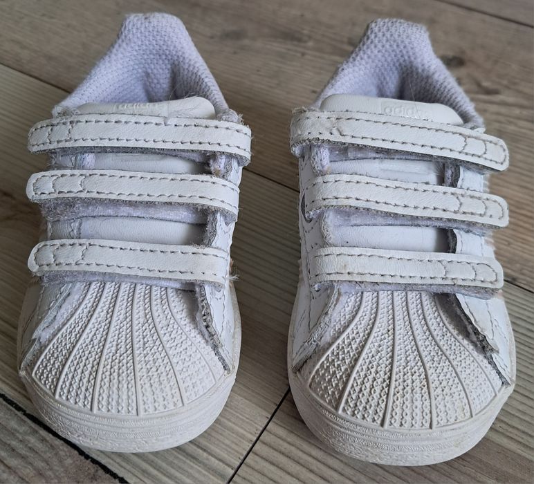 Кросівки Adidas Superstar Originals FV3657 (р.19)