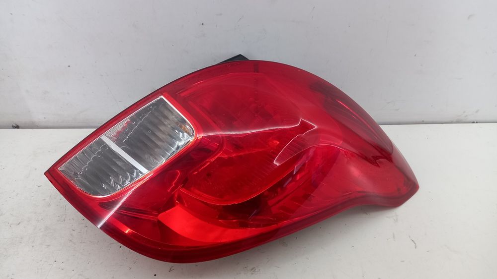Фонарь задний правый стоп Opel Mokka 2012 95089715