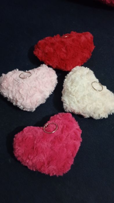 Serce na dłoni brelok