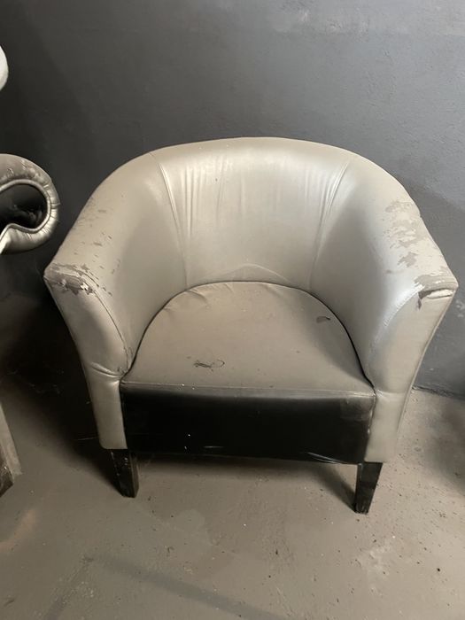 Sofá Vintage com muita classe o cadeirao nao esta incluido