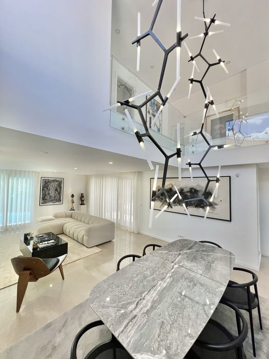 Mesa em pedra natural