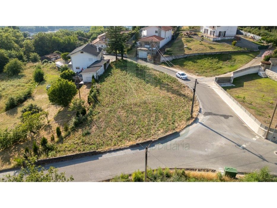 Terreno Plano com 1.074 m² - Ideal para Moradia Unifamiliar ou Gemi...