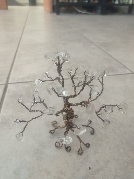 Árvore da vida em pedras naturais de cristal