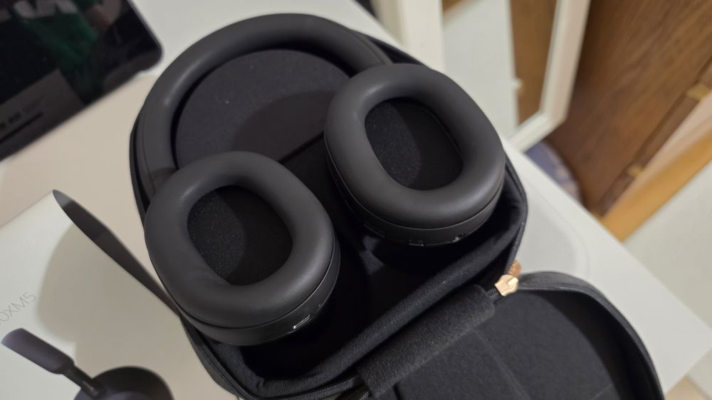 Sony  WH-1000XM5