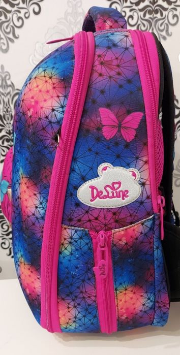 Школьный яркий рюкзак