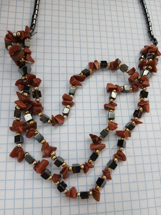 Винтажные красивые бусы из камня