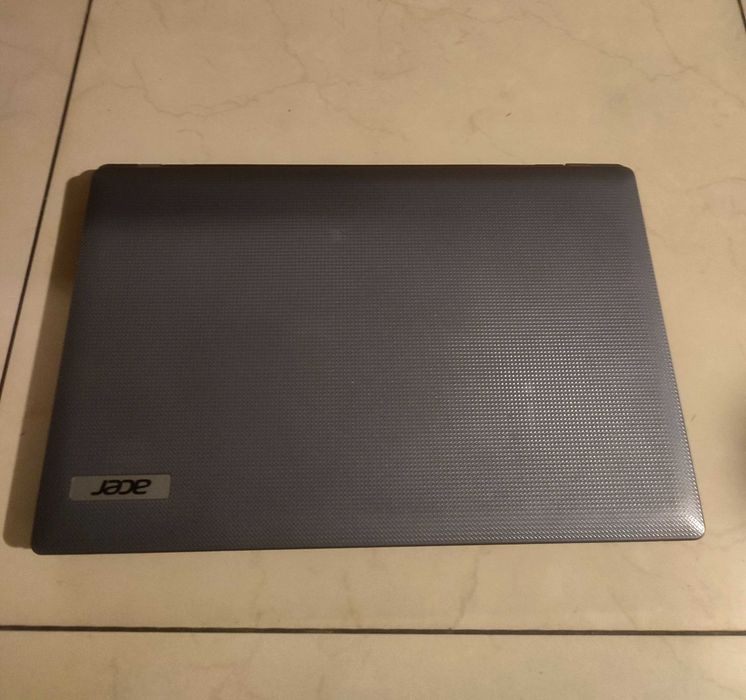 Acer Aspire 7250 17,3 cali defekt