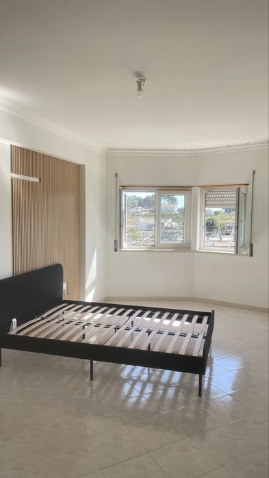 Sala/quarto para arrendar em fernão ferro, Quinta das laranjeiras, 450€ -Entrada imediata