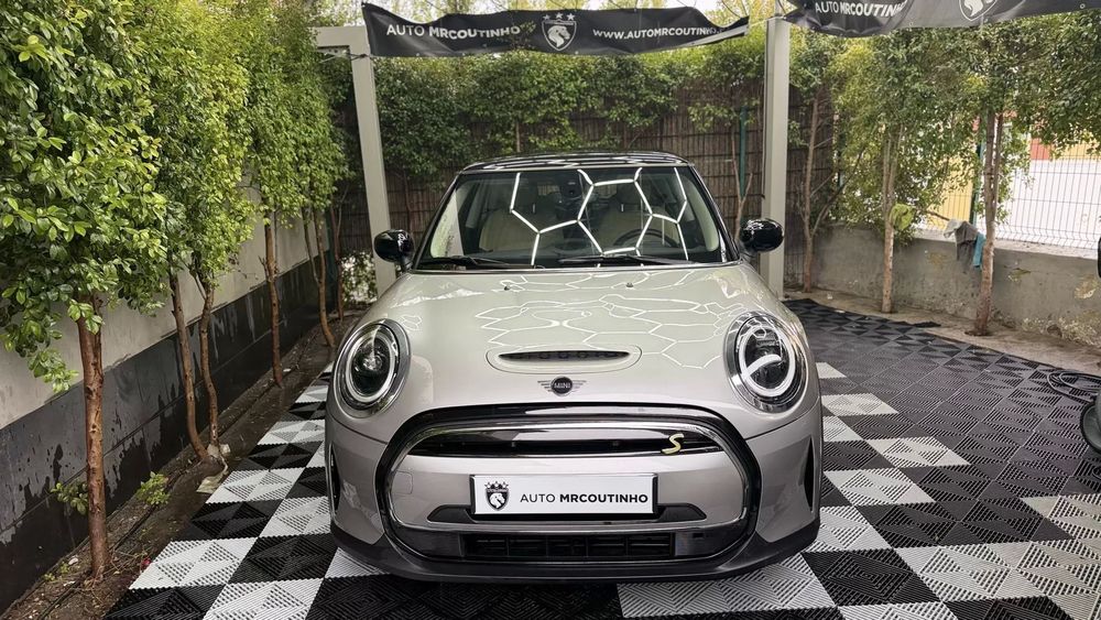 MINI 3 Portas Cooper SE Premium Extra Resolute Edition