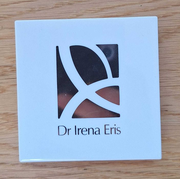 Rozświetlacz w pudrze dr Irena Eris, 9 g