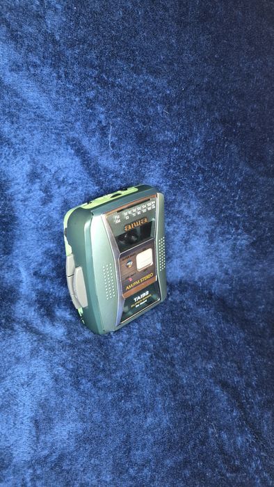 Вінтажний касетний плеєр Aiwa HS-TA193.