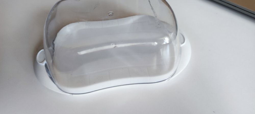 Маслянка кухонна, пластикова,,легенька.