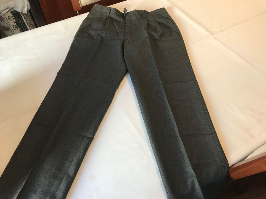 Fato de Homem Cinza em bom estado!