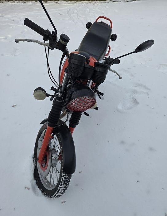 MZ ETZ 150 z papierami