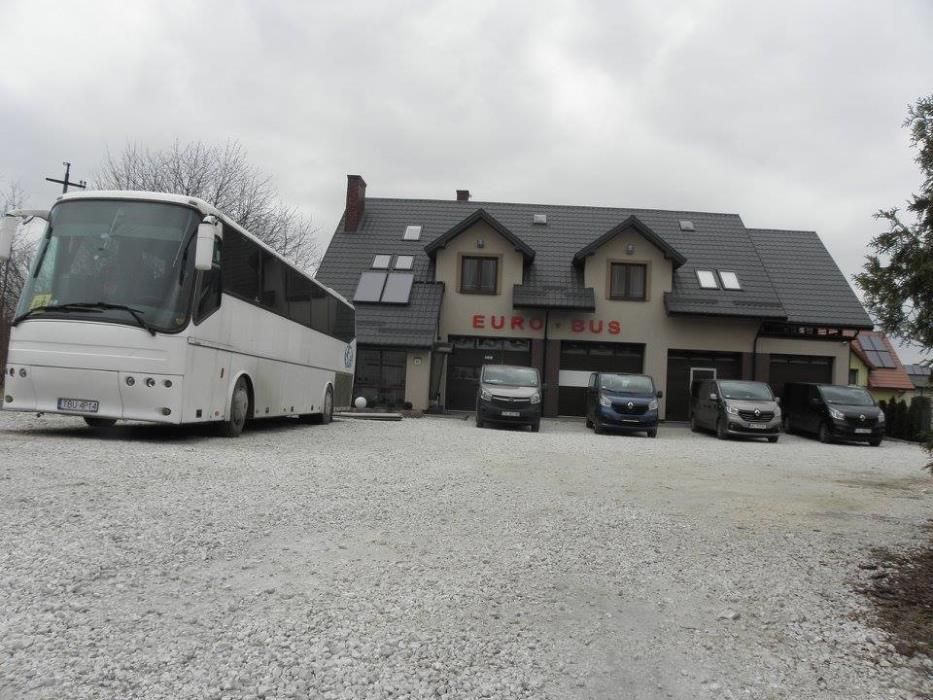 Wynajem busów / wypożyczalnia busów