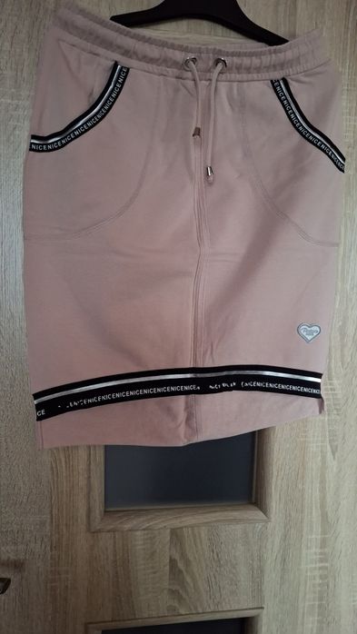 Nowa spódnica dresowa