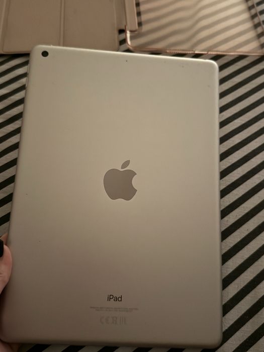 Apple iPad 10.2” (9th Gen) 64GB Wi-Fi Silver 2021 (MK2L3)