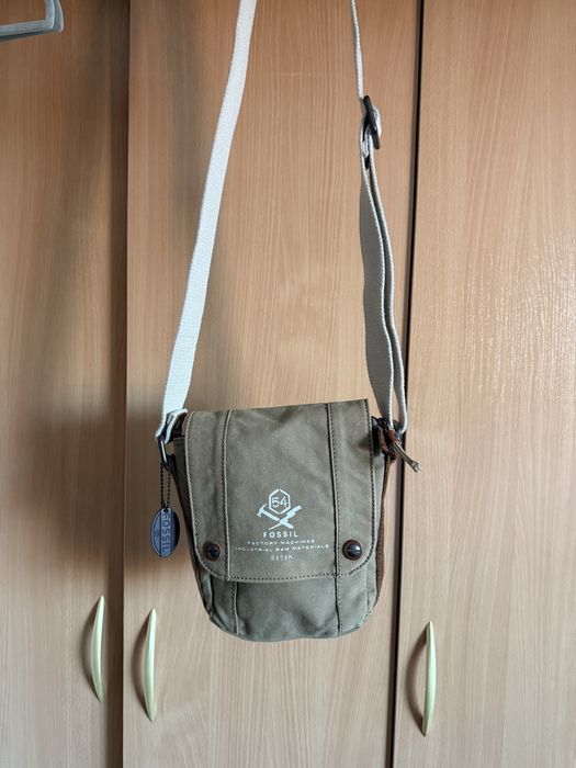 Fossil через плечо