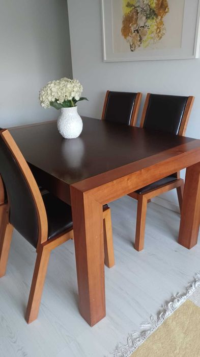 Mesa de sala extensível com 6 cadeiras