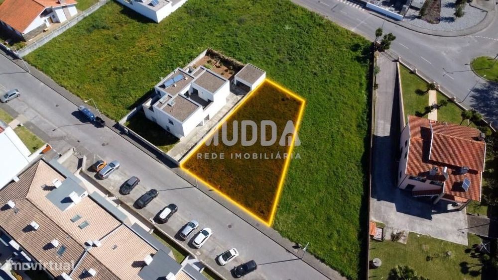Terreno Urbano para Construção de Moradia Unifamiliar no Centro de Est