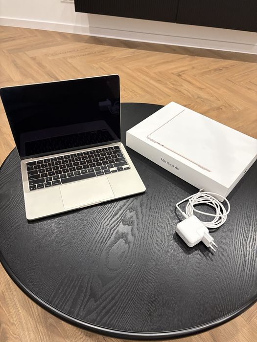 MacBook Air M4 256GB 2025r. 21 cykli ładowania wersja US.