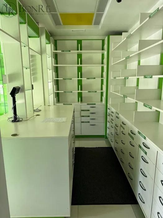 Продаж, Торгове, Фасад, пр-т. Червоної калини, 74,5м2