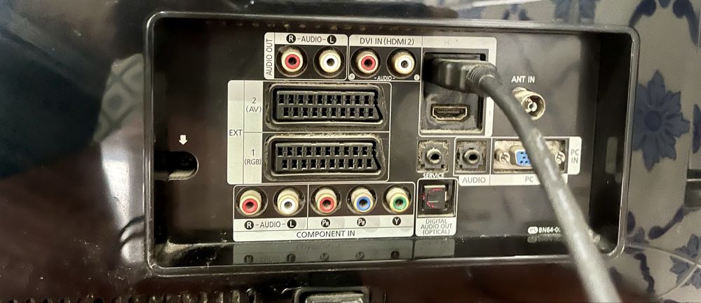 TV Samsung LE40N87BD – 40” Full HD – Com ligeira linha no ecrã