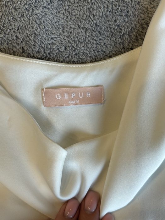 Біла міні сукня бренду Gepur