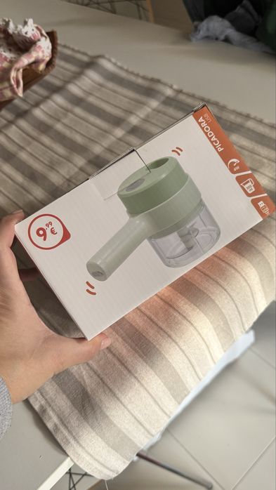 Picadora manual (continente)