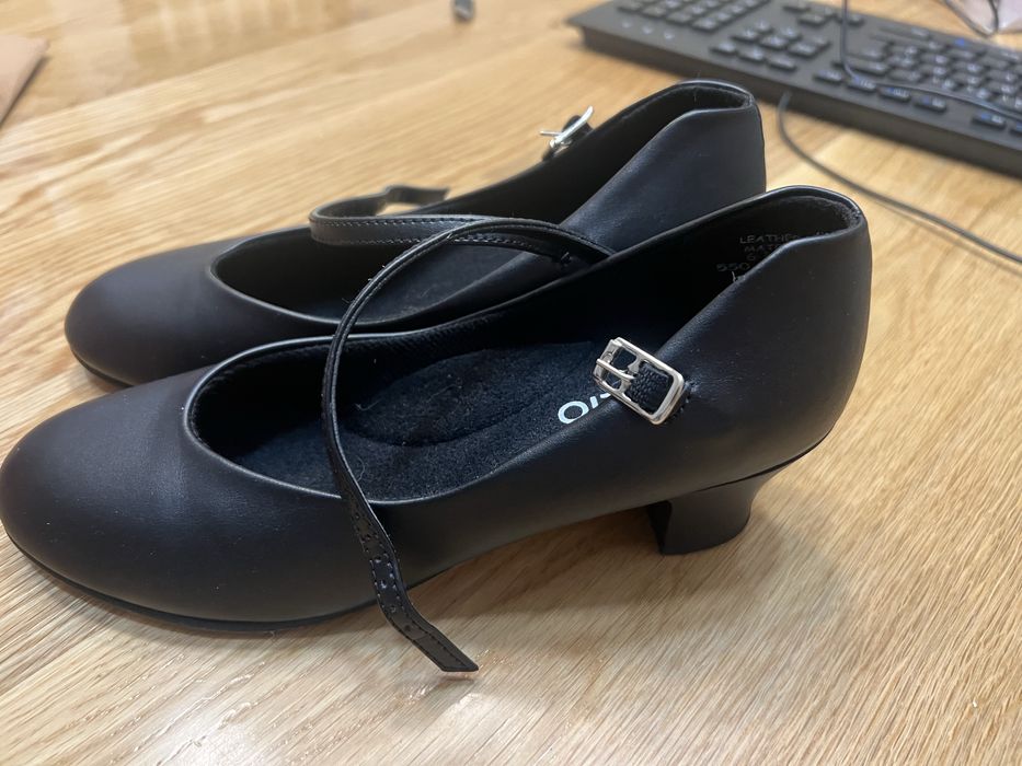 Capezio Spotlight 550, kolor czarny (BLK), rozmiar US 6.5M.