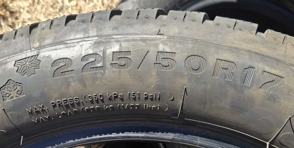 4 pneus dunlop run flat 225/50R17