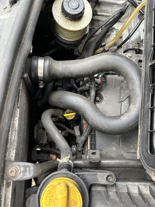 Silnik kompletny 2.0 euro 5 trafic vivaro 2014 rok 90 koni