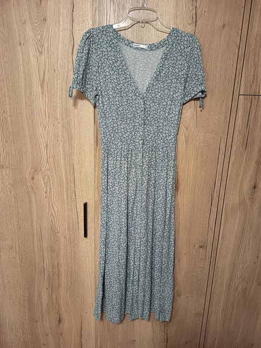Sukienka midi Cropp w drobne kwiatki / rozmiar XS