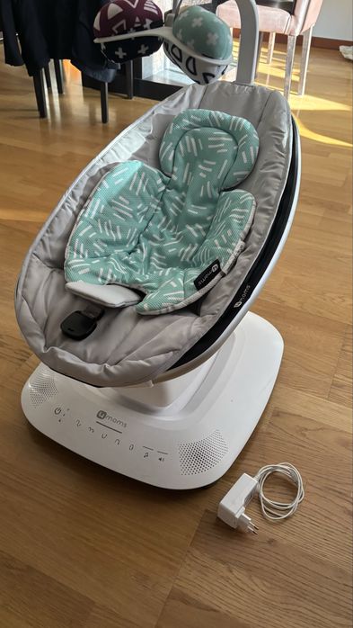 Espreguiçadeira elétrica Mamaroo 4moms 5.0 com redutor