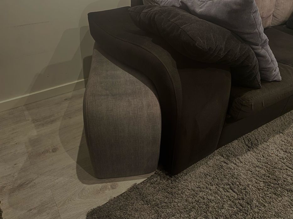 Sofá Preto 3 lugares + Puff