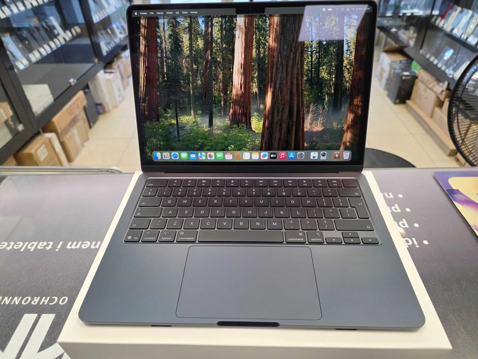Macbook Air 13 2025/ Apple M4/ 16GB DDR5/ 256GB/ Midnight/ Grade A/ Gwarancja Apple od 16.09.25/ 6 CYKLI ŁADOWANIA
