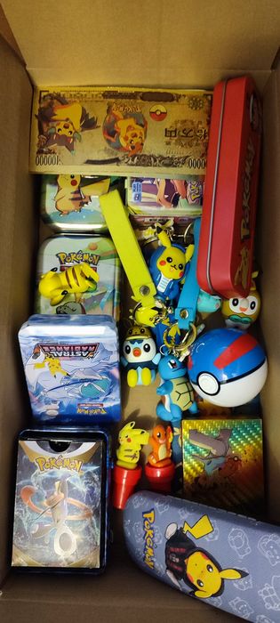 Gadżety Pokemon - pudełka, breloczki, etui