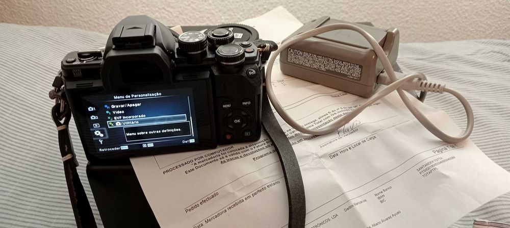 Olympus OM-D E-m10 mark II, muito pouco usada