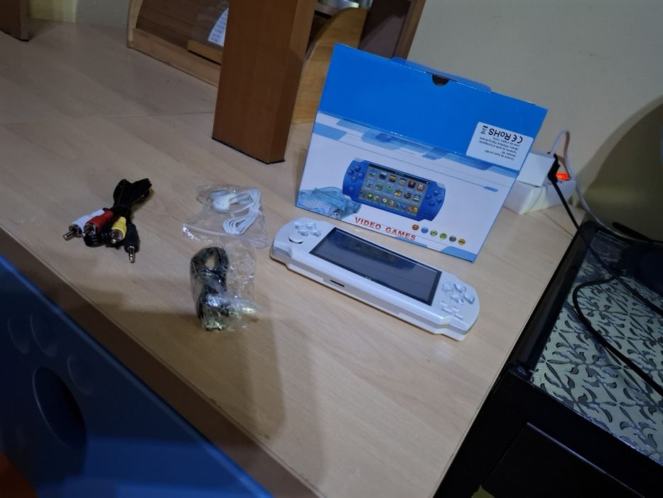 Consola Portátil Retro