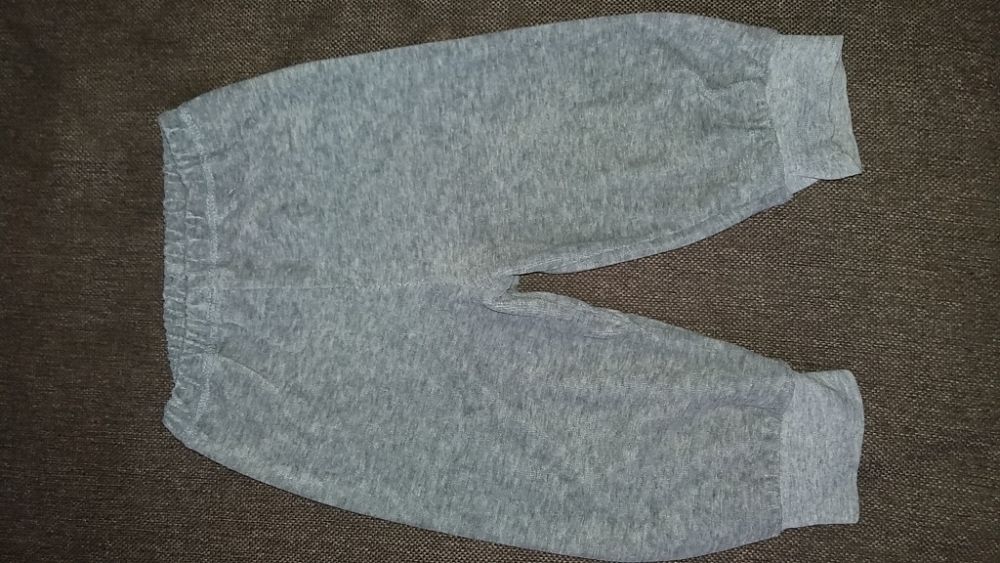 Костюмчик 4 в 1 1-2 рочки штани кофточка пінетки шапочка