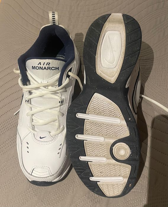 Ténis Nike Air Monarch