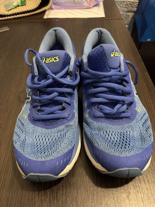 Кросівки asics для бігу!
