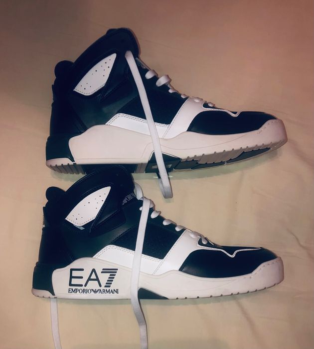 Ténis Armani novos